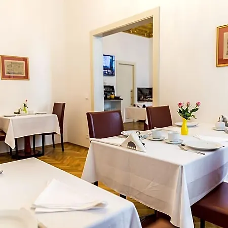 Hotel La Bohemia 4*